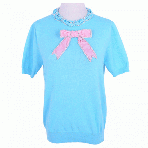 Pull tricoté par pull dames d'été cousues adaptées aux besoins du client de noeud de papillon d'OEM cousu